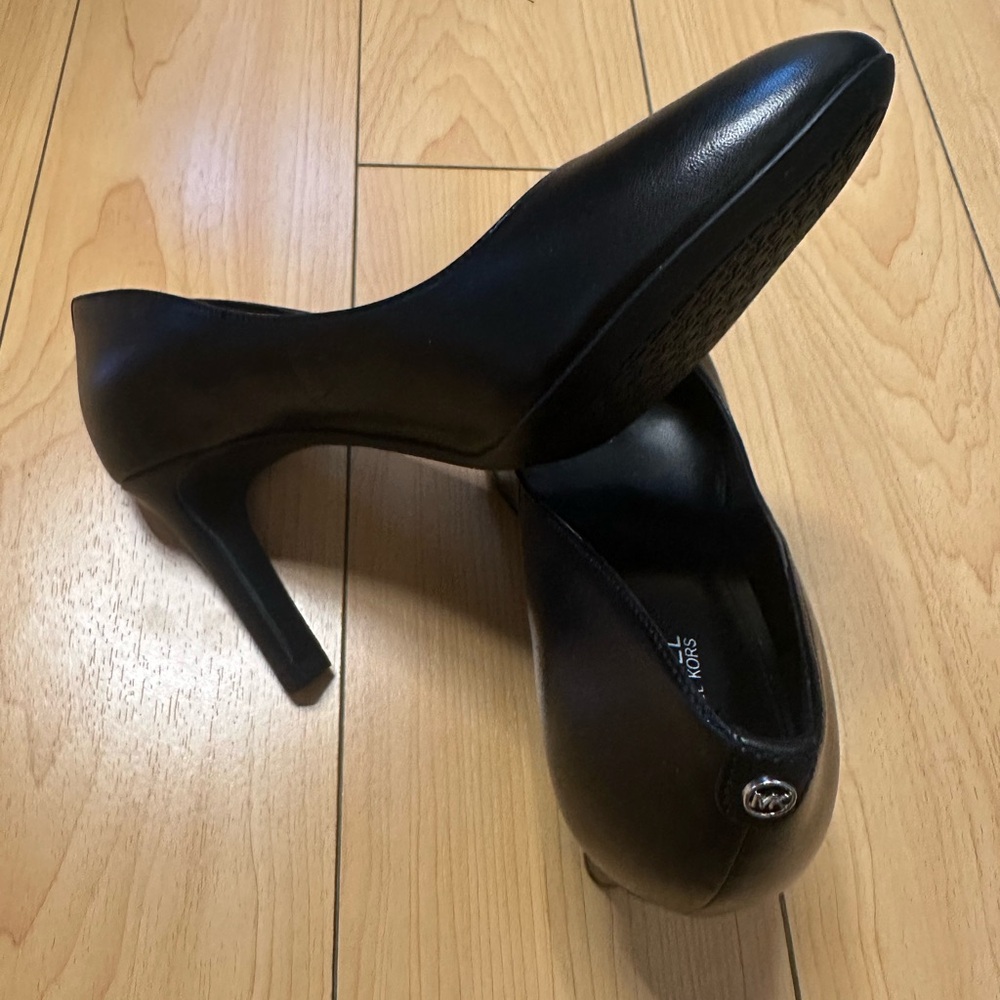 Michael Kors Classic Black Heels
